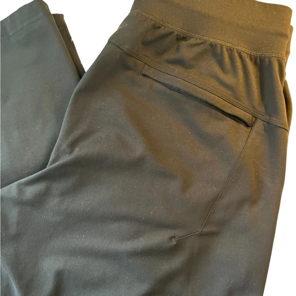 Under Armour loose fit athletic sweat pants. Size large